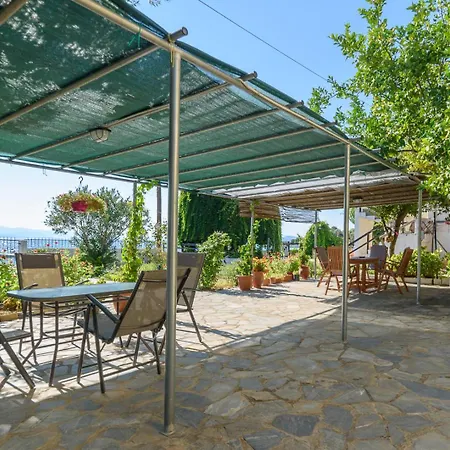 Atesi House-lefokastro Country house *