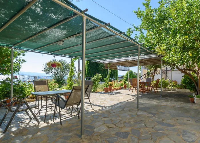 Atesi House-lefokastro Country house *